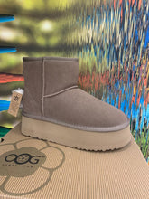 Lade das Bild in den Galerie-Viewer, OB5864 Mini Designer Boots aus Leder, Lammfell mit Plateau Sohle