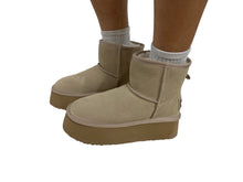 Lade das Bild in den Galerie-Viewer, OB5864 OOG Mini Lederboots mit Plateau