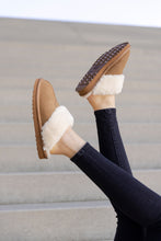 Lade das Bild in den Galerie-Viewer, Willow Hausschuh Camel