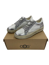 Lade das Bild in den Galerie-Viewer, AQ016 Grey White OOG Damen Sneaker (EU)
