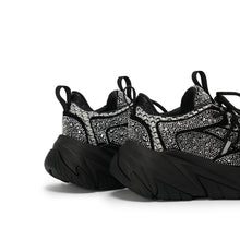 Lade das Bild in den Galerie-Viewer, AQ7110 Black OOG Damen Sneaker
