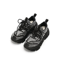 Lade das Bild in den Galerie-Viewer, AQ7110 Black OOG Damen Sneaker
