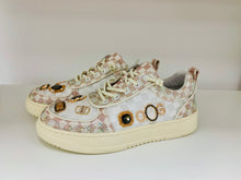 Lade das Bild in den Galerie-Viewer, AQ718 White OOG Damen Sneaker (EU)
