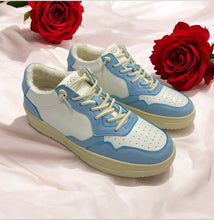 Lade das Bild in den Galerie-Viewer, OS1811 Sky Blue OOG Leder Sneaker
