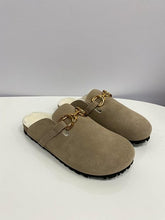 Lade das Bild in den Galerie-Viewer, OS1820 Khaki OOG Damen Leder Hausschuhe Slipper Clogs mit Teddyfelldecksohle
