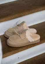 Lade das Bild in den Galerie-Viewer, OB5088 Beige Cozy Hausschuhe aus Echten Leder mit Plateausohle EU
