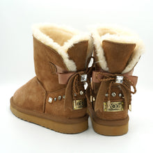 Lade das Bild in den Galerie-Viewer, OB0691 Kinderboots mit Schleife/Stein
